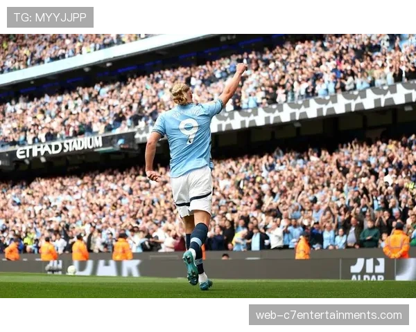 曼城半场2-0领先阿森纳，德布劳内、哈兰德先后建功